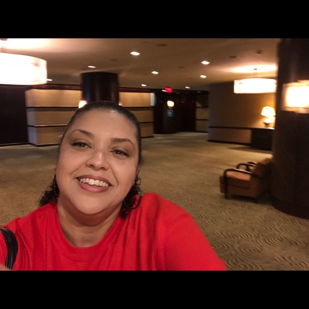 Meet your Posher, Desiree